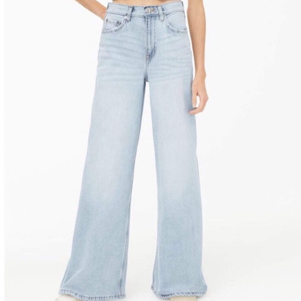Wide leg women’s  Aeropostale Y2K jeans.